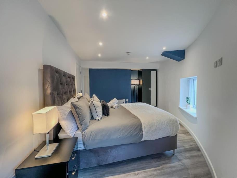 Orange Rentals-High Spec, Midnight Suite, Sleeps 4-Pets Welcome! Liverpool Bagian luar foto