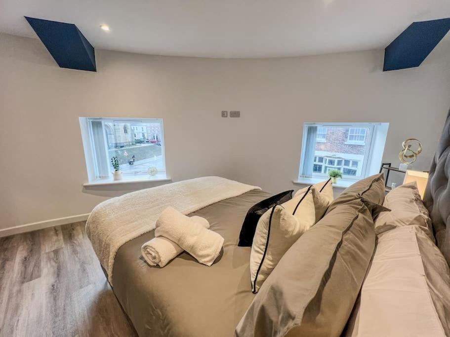 Orange Rentals-High Spec, Midnight Suite, Sleeps 4-Pets Welcome! Liverpool Bagian luar foto