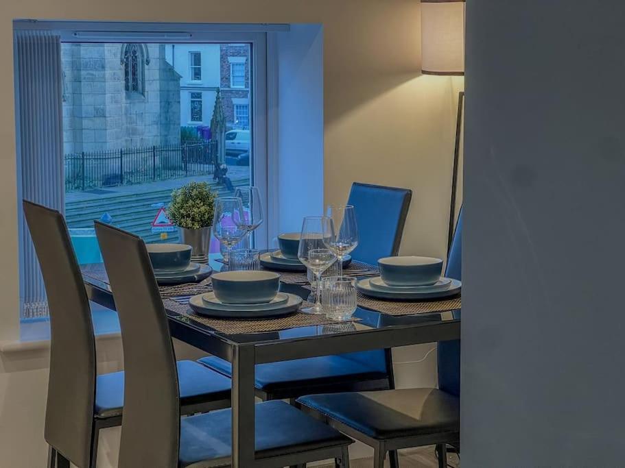 Orange Rentals-High Spec, Midnight Suite, Sleeps 4-Pets Welcome! Liverpool Bagian luar foto