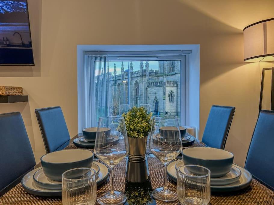 Orange Rentals-High Spec, Midnight Suite, Sleeps 4-Pets Welcome! Liverpool Bagian luar foto
