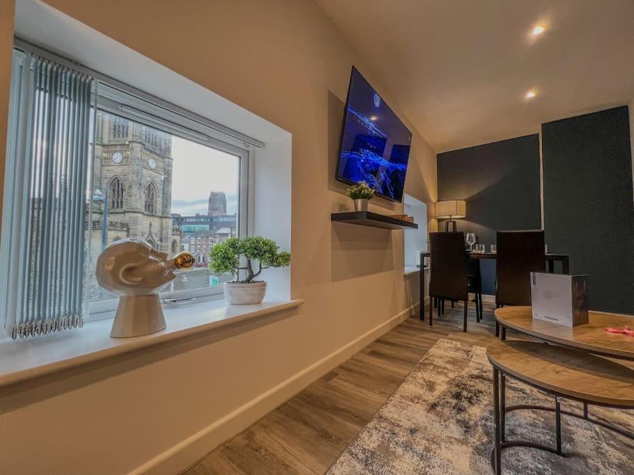 Orange Rentals-High Spec, Midnight Suite, Sleeps 4-Pets Welcome! Liverpool Bagian luar foto