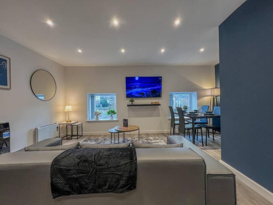Orange Rentals-High Spec, Midnight Suite, Sleeps 4-Pets Welcome! Liverpool Bagian luar foto
