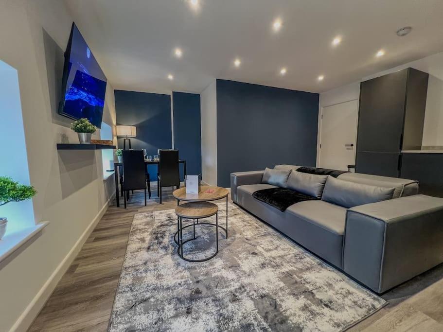 Orange Rentals-High Spec, Midnight Suite, Sleeps 4-Pets Welcome! Liverpool Bagian luar foto